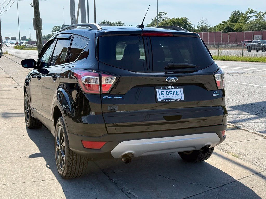 Used 2017 Ford Escape SE w/ Equipment Group 201A FWD image 8