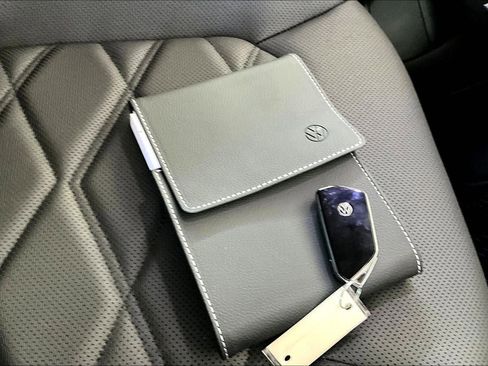 New 2026 Volkswagen Atlas SE image 11