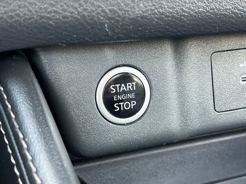 Used 2023 Nissan Rogue SL w/ SL Premium Package image 28