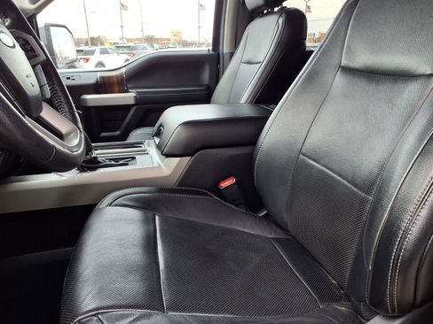 Used 2016 Ford F150 Lariat w/ Equipment Group 502A Luxury image 3