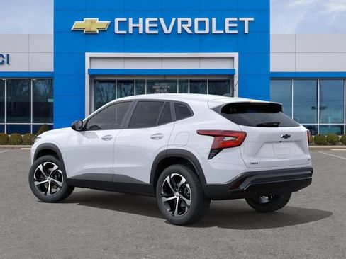 New 2026 Chevrolet Trax RS w/ Sunroof Package FWD image 3