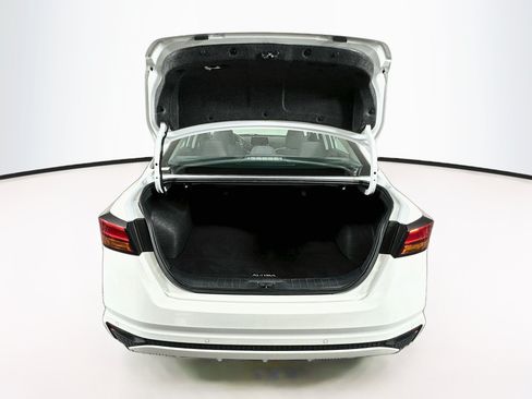 Used 2025 Nissan Altima 2.5 SV FWD image 27
