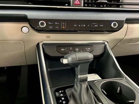 New 2026 Kia Carnival EX FWD image 7