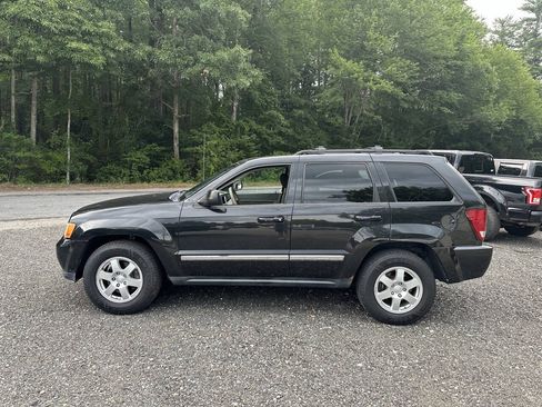 Used 2010 Jeep Grand Cherokee Laredo w/ Popular Equipment Group AWD/4WD image 18