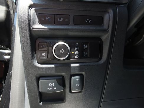 Used 2023 Ford F150 Lariat AWD/4WD image 19