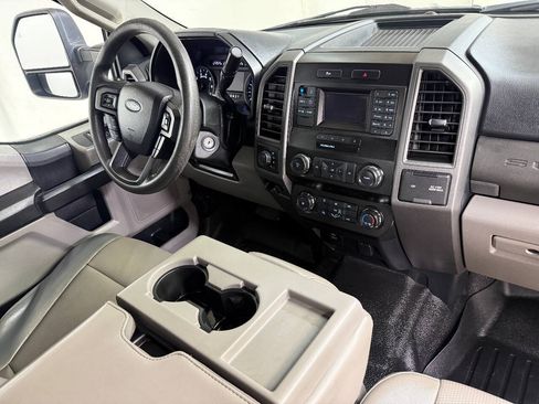 Used 2019 Ford F250 XL w/ Power Equipment Group AWD/4WD image 34