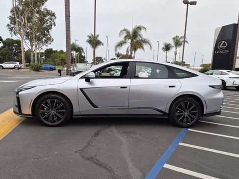 New 2026 Lexus ES 350e FWD image 8