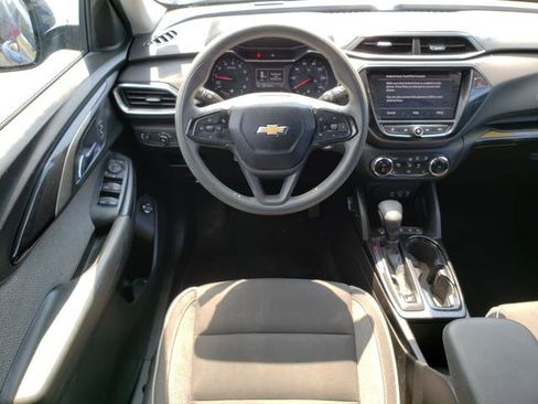 Used 2021 Chevrolet TrailBlazer LT w/ Sun and Liftgate Package AWD/4WD image 17