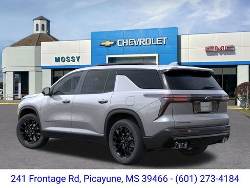New 2026 Chevrolet Traverse LT image 3