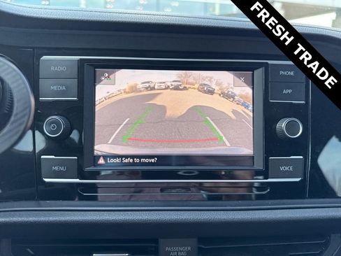 Used 2021 Volkswagen Jetta SE image 9