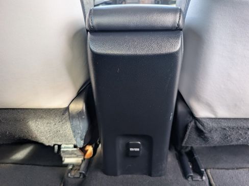 Used 2016 Toyota Prius Three Touring w/ Preferred Accessory Package image 7