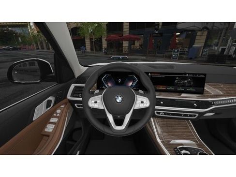 Used 2026 BMW X7 xDrive40i w/ Climate Comfort Package image 13
