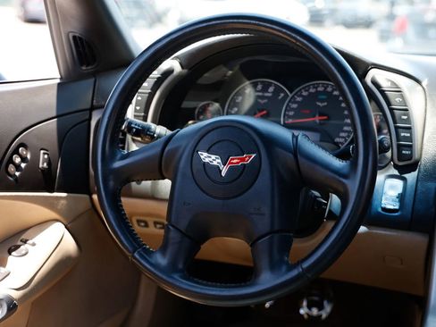 Used 2005 Chevrolet Corvette Coupe w/ Preferred Equipment Group RWD image 24