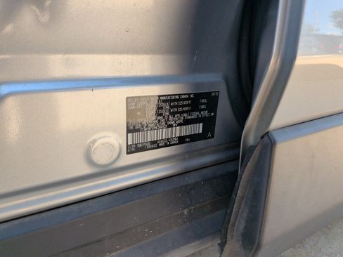 Used 2021 Toyota RAV4 XLE FWD image 33