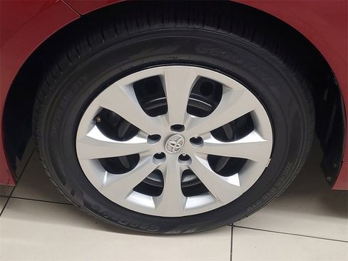 Used 2024 Toyota Corolla LE image 5