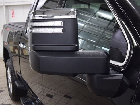 Used 2023 GMC Sierra 2500 Denali w/ Denali Ultimate Package image 18