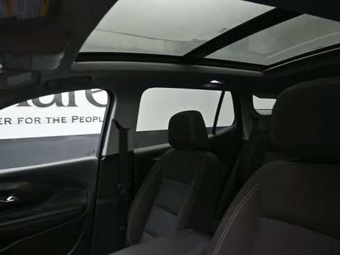 Used 2023 GMC Terrain SLE w/ Driver Convenience Package image 17