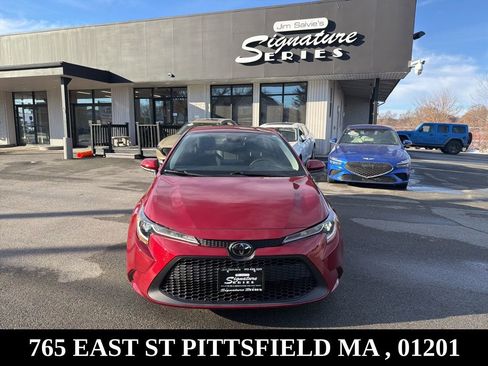 Used 2022 Toyota Corolla LE image 2