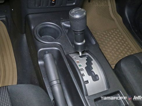 Used 2008 Toyota FJ Cruiser 4WD image 9
