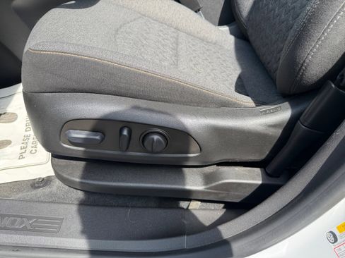 Used 2022 Chevrolet Equinox LT FWD image 14