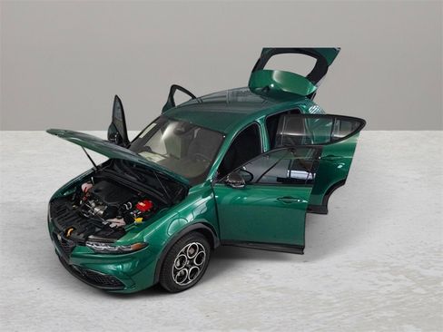 New 2025 Alfa Romeo Tonale w/ Premium Package image 10