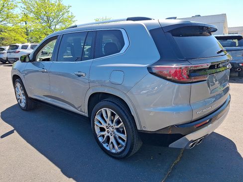 Used 2025 GMC Acadia Denali w/ Super Cruise Package AWD/4WD image 4