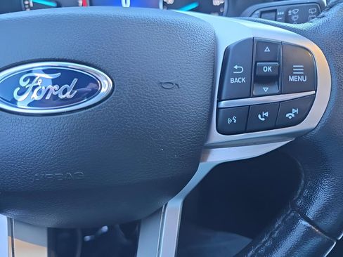 Used 2021 Ford Explorer XLT image 15