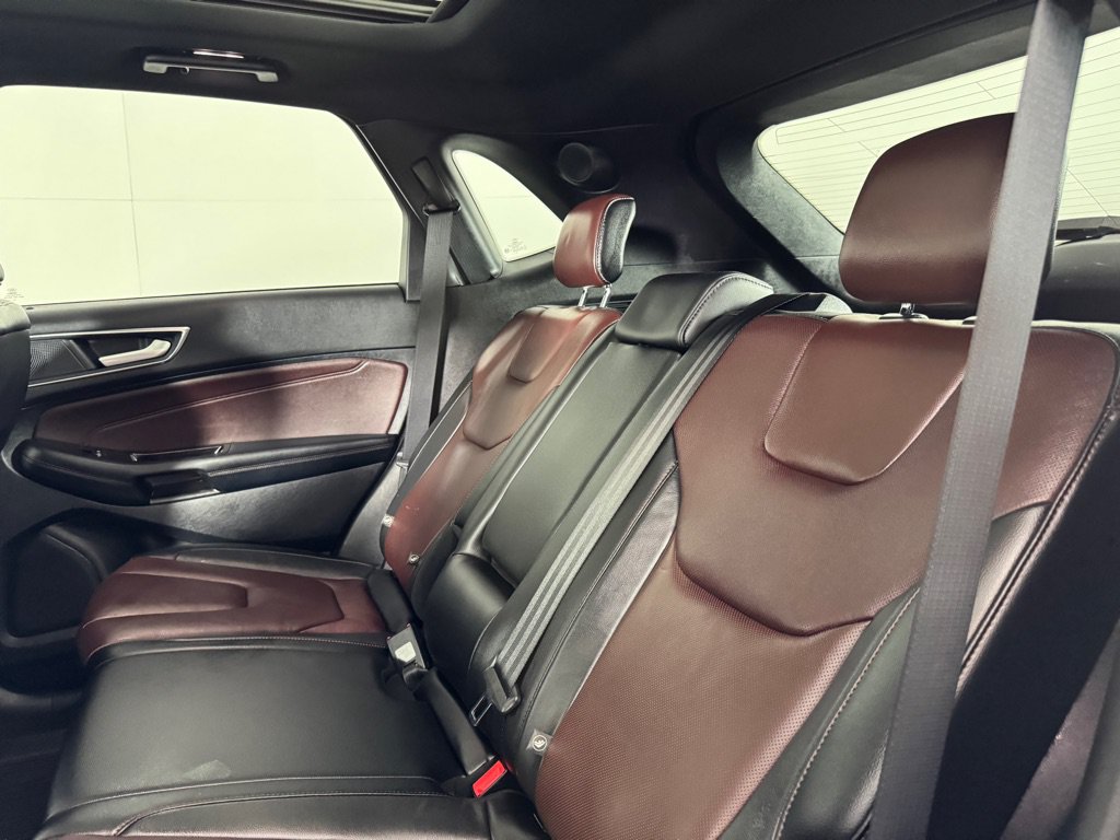 Used 2020 Ford Edge Titanium w/ Equipment Group 301A AWD/4WD image 21
