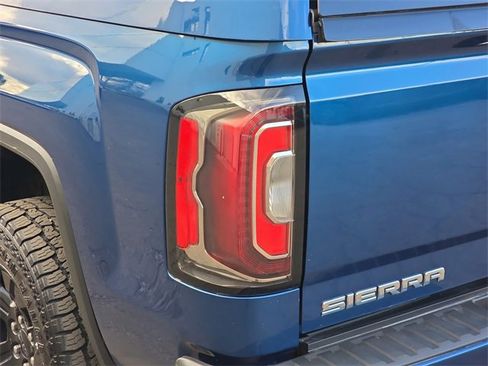 Used 2018 GMC Sierra 1500 SLT w/ All Terrain X Package image 34