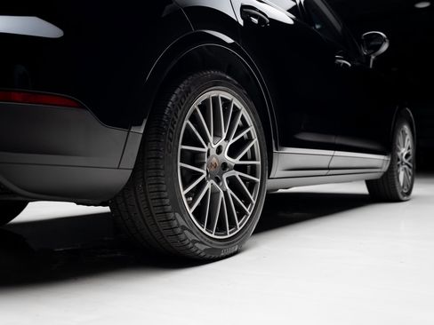 Used 2023 Porsche Cayenne S image 81