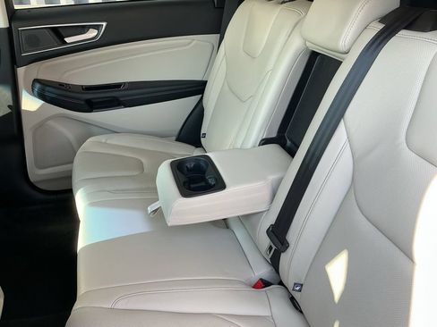Used 2020 Ford Edge Titanium w/ Equipment Group 301A AWD/4WD image 19