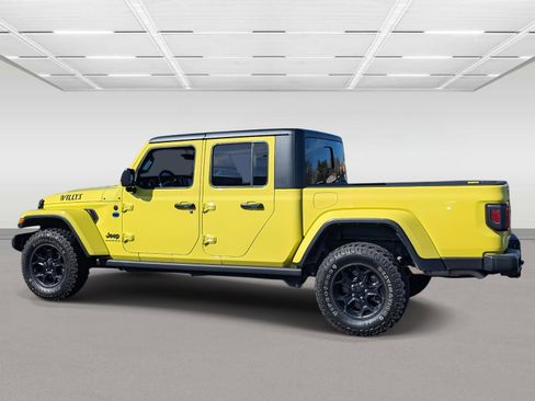 Used 2023 Jeep Gladiator Willys image 2