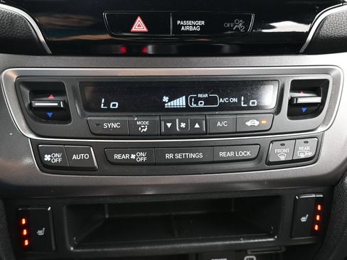 Used 2022 Honda Pilot Sport image 24