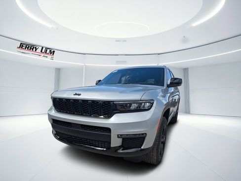 New 2025 Jeep Grand Cherokee L Limited w/ Black Appearance Package image 6