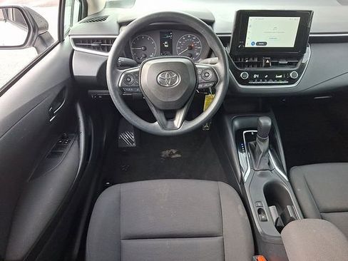 Used 2023 Toyota Corolla LE image 11