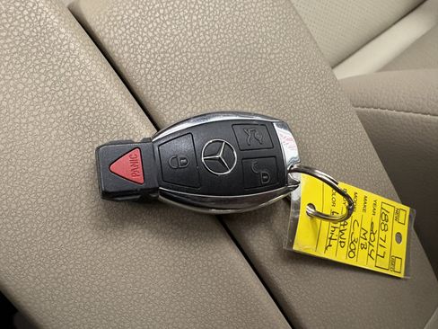 Used 2014 Mercedes-Benz C 300 4MATIC Sedan image 30