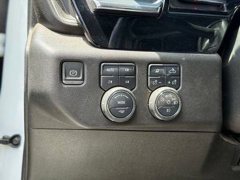 Used 2024 Chevrolet Silverado 2500 LTZ w/ LTZ Convenience Package AWD/4WD image 31