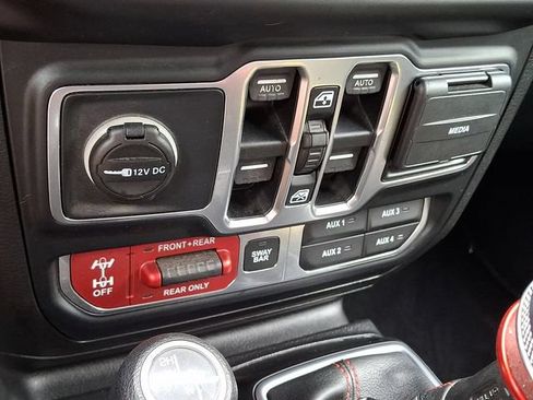 Used 2019 Jeep Wrangler Unlimited Rubicon w/ Dual Top Group AWD/4WD image 25