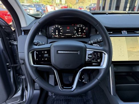 Used 2025 Land Rover Discovery Sport S image 19