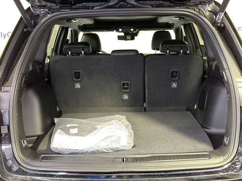 New 2026 Jeep Grand Cherokee Limited image 8