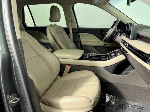 Used 2024 Lincoln Aviator Reserve w/ Elements Package Plus RWD image 28