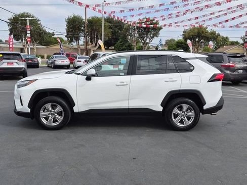 Used 2025 Toyota RAV4 XLE FWD image 12