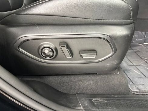 Used 2024 Jeep Grand Cherokee Limited w/ Black Appearance Package AWD/4WD image 28