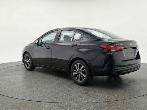 Used 2025 Nissan Versa SV image 6