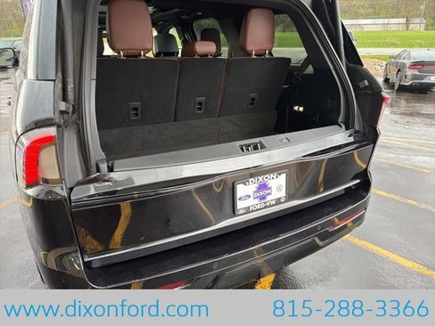 Used 2025 Lincoln Navigator Reserve AWD/4WD image 32