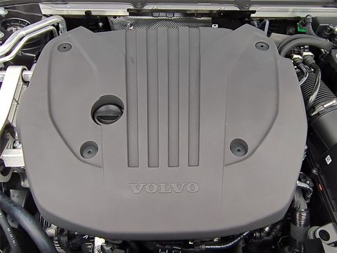 New 2026 Volvo V60 B5 Cross Country Plus w/ Protection Package Premier image 24