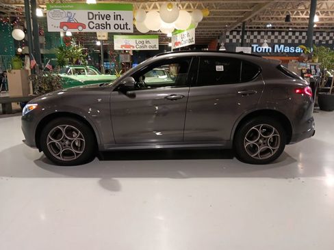 Used 2023 Alfa Romeo Stelvio Ti AWD/4WD image 15
