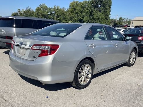 Used 2012 Toyota Camry XLE w/ Leather Pkg FWD image 5