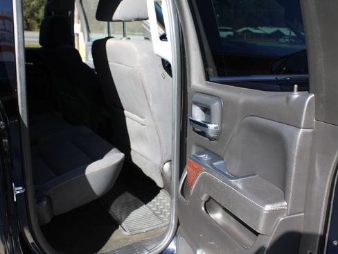 Used 2017 GMC Sierra 1500 SLE w/ SLE Value Package image 12