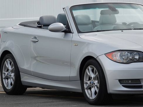 Used 2009 BMW 128i Convertible RWD image 27